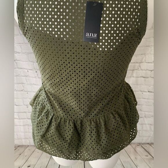 🆕🔮 a.n.a | Green Peplum Eyelet Top - Picture 4 of 5